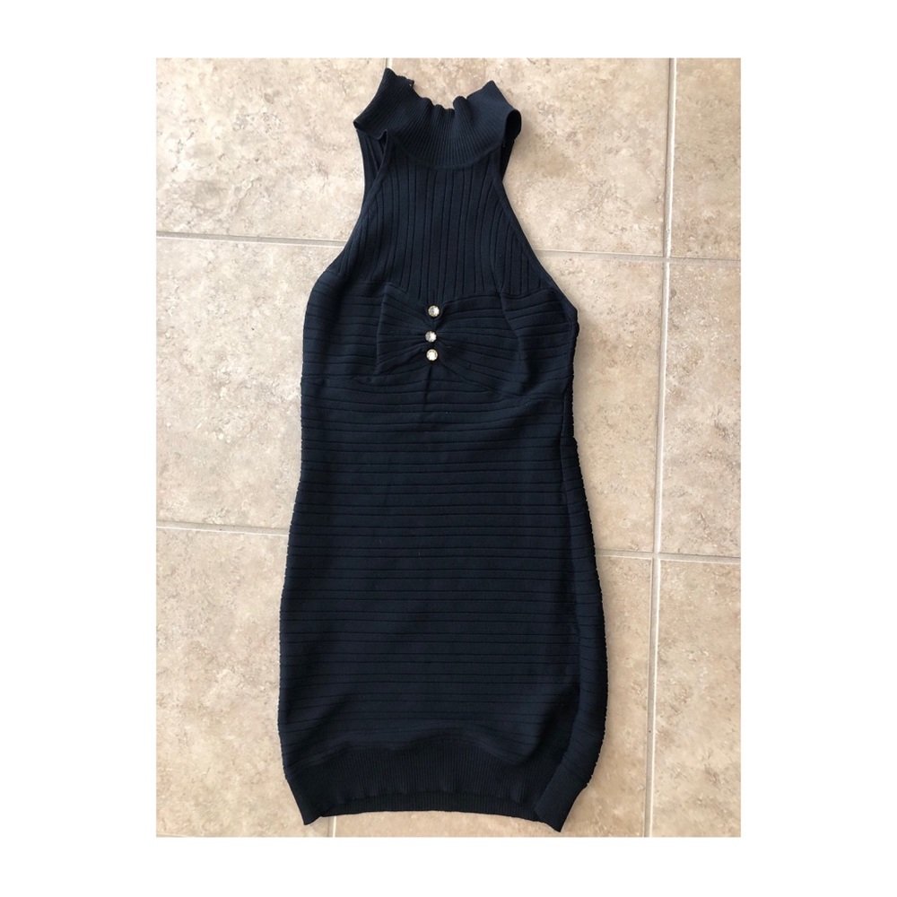 High neck flattering bodycon dress✨